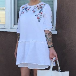 Embroidered midi dress 💚